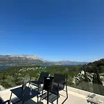 Ellara Penthouse * Zrnovo