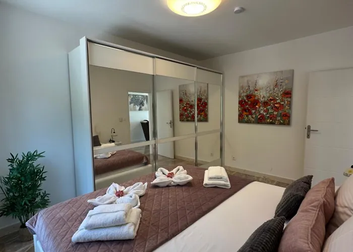 Apartamento Ellara Penthouse Zrnovo