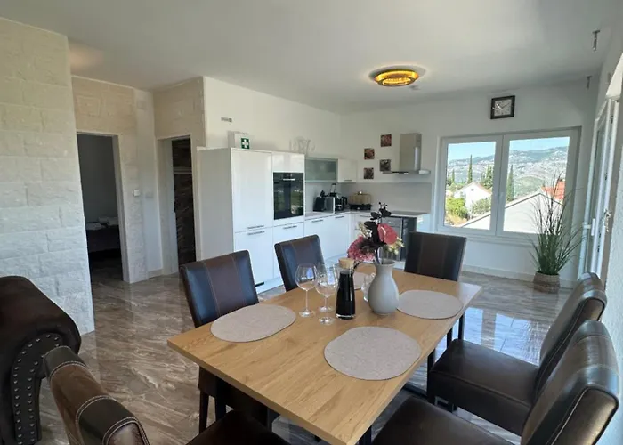 Ellara Penthouse *