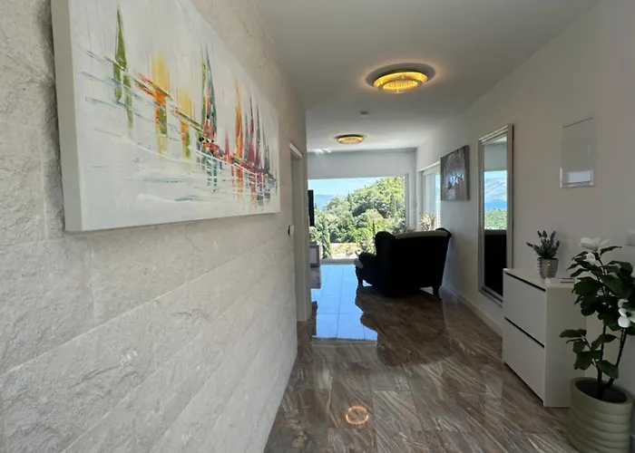 Ellara Penthouse *