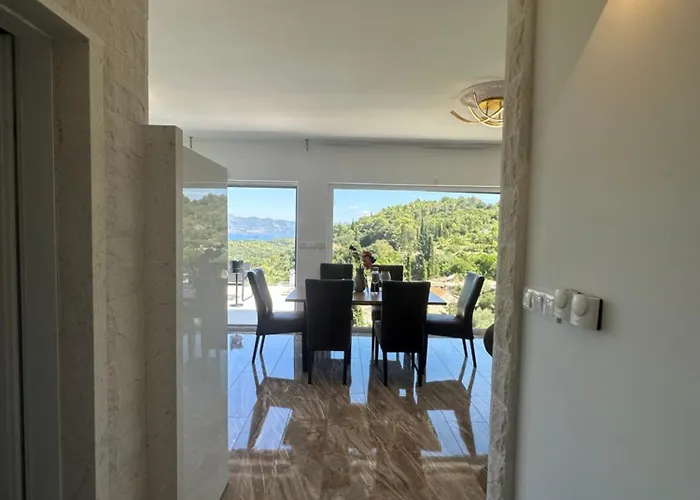Ellara Penthouse *