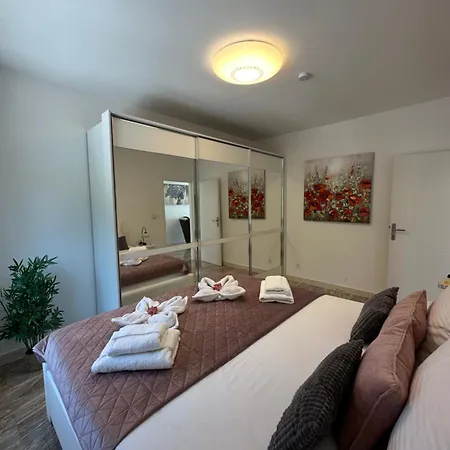 شقة Ellara Penthouse Zrnovo