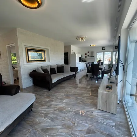 דירה Ellara Penthouse *