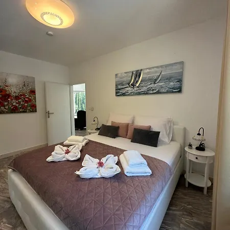 Ellara Penthouse شقة *