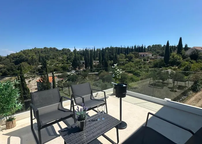 Ellara Penthouse Apartman Žrnovo