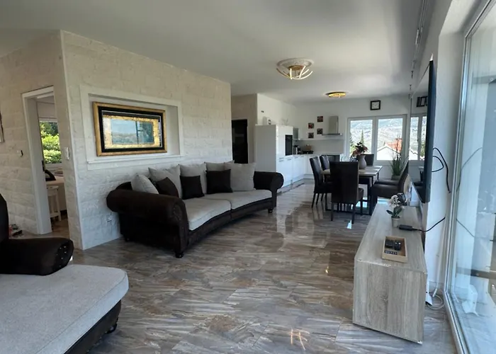 Apartman Ellara Penthouse *