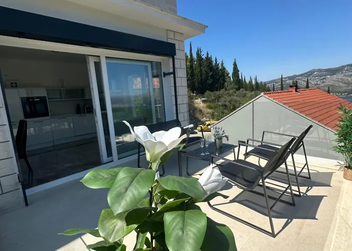 Ellara Penthouse Apartman Žrnovo