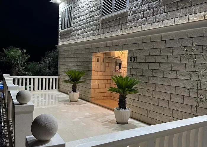 Ellara Penthouse Apartman *